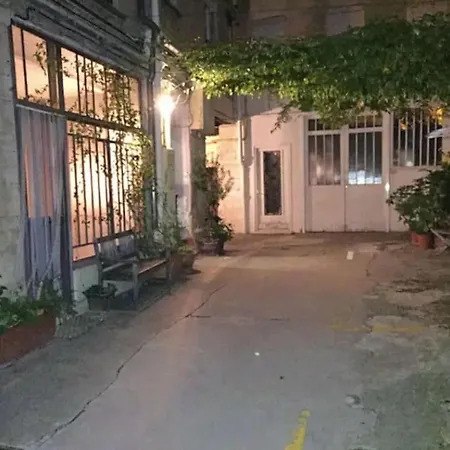 Spacious And Very Quiet *